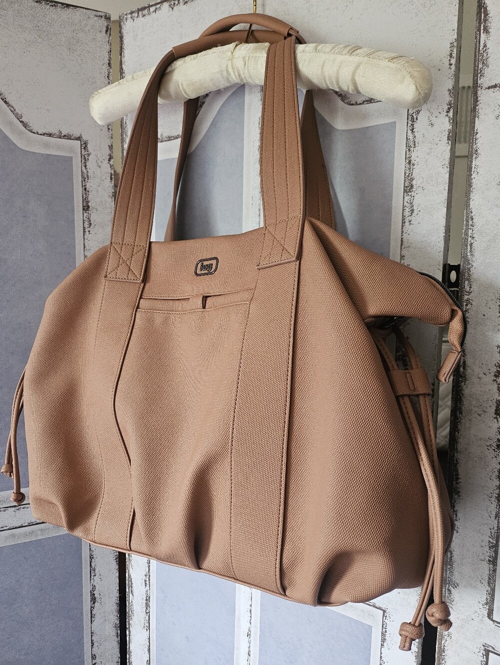 $130 Retail NWOT Lug Piper Slouchy Hobo Bag In Chai Latte - PLEASE READ